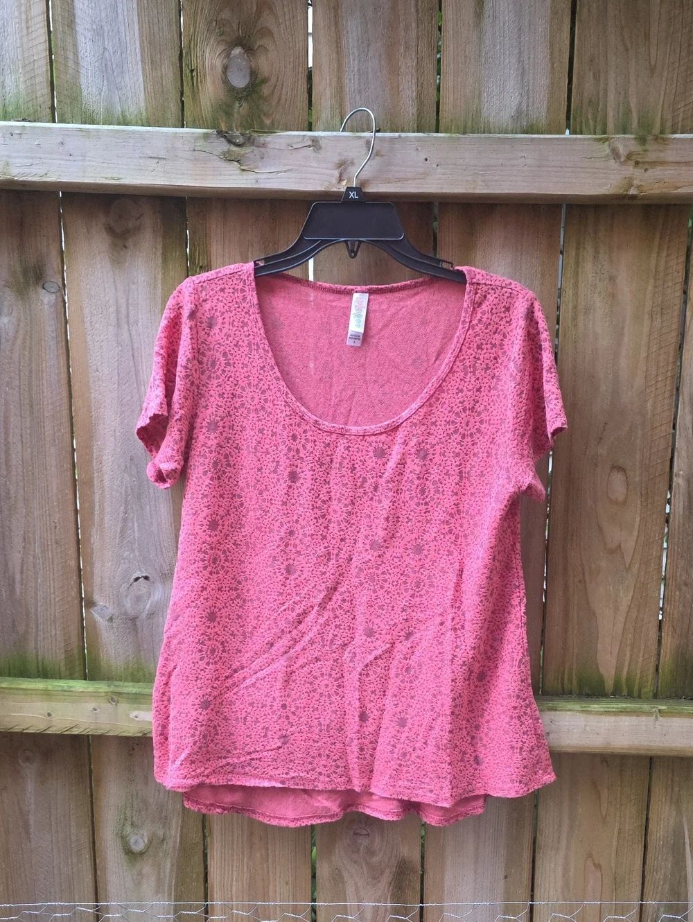 LuLaRoe Coral Pink Scoop Neck Short Sleeve Top
